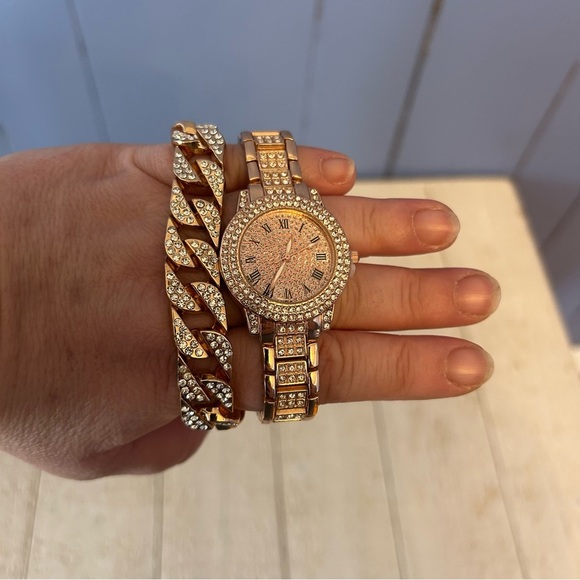 SHEIN Accessories - Women’s Wrist Watch With Matching Bracelet - Rosegold In Color - From SHEIN